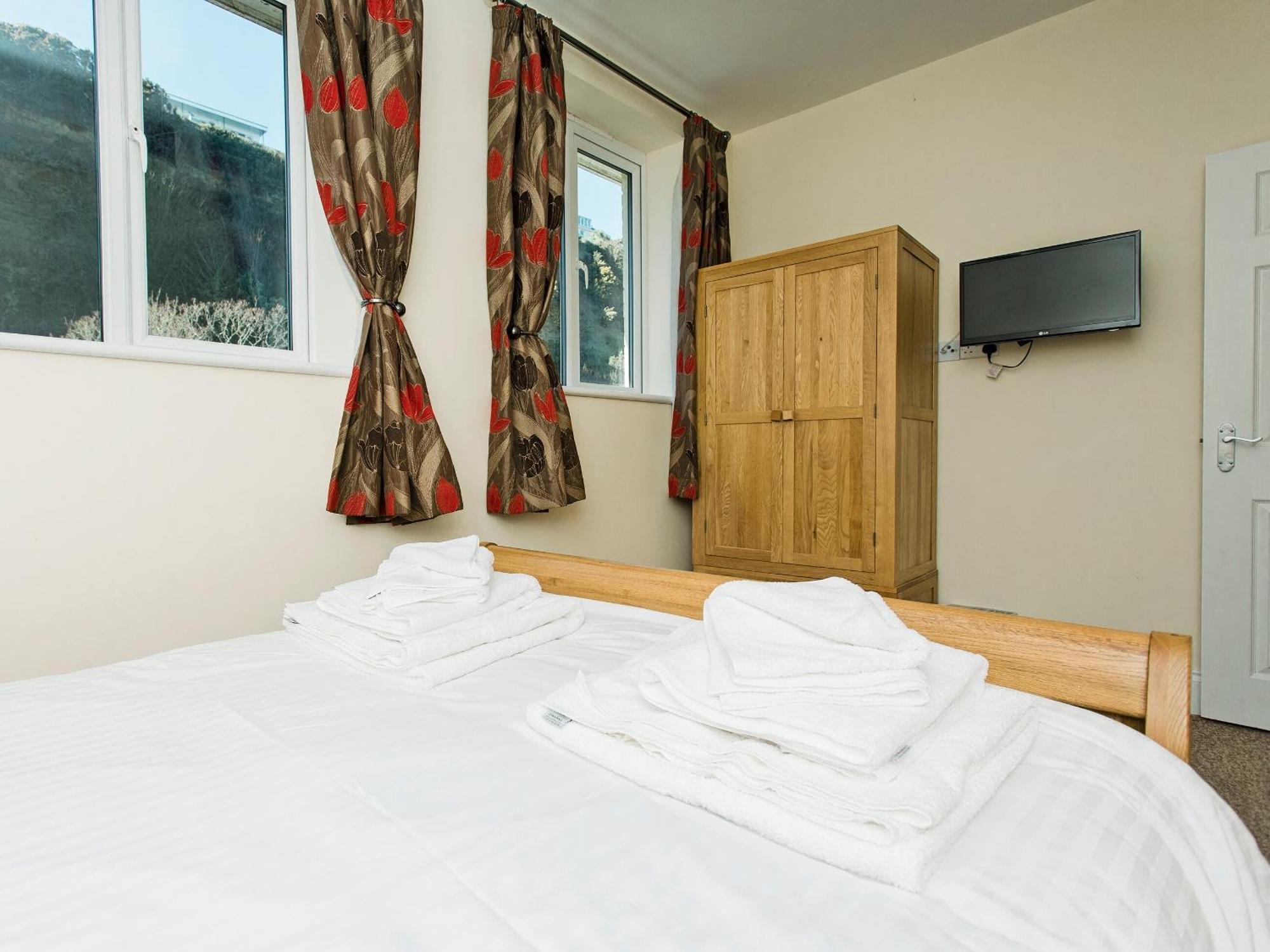 Sunny Beach Apartments Shanklin Buitenkant foto