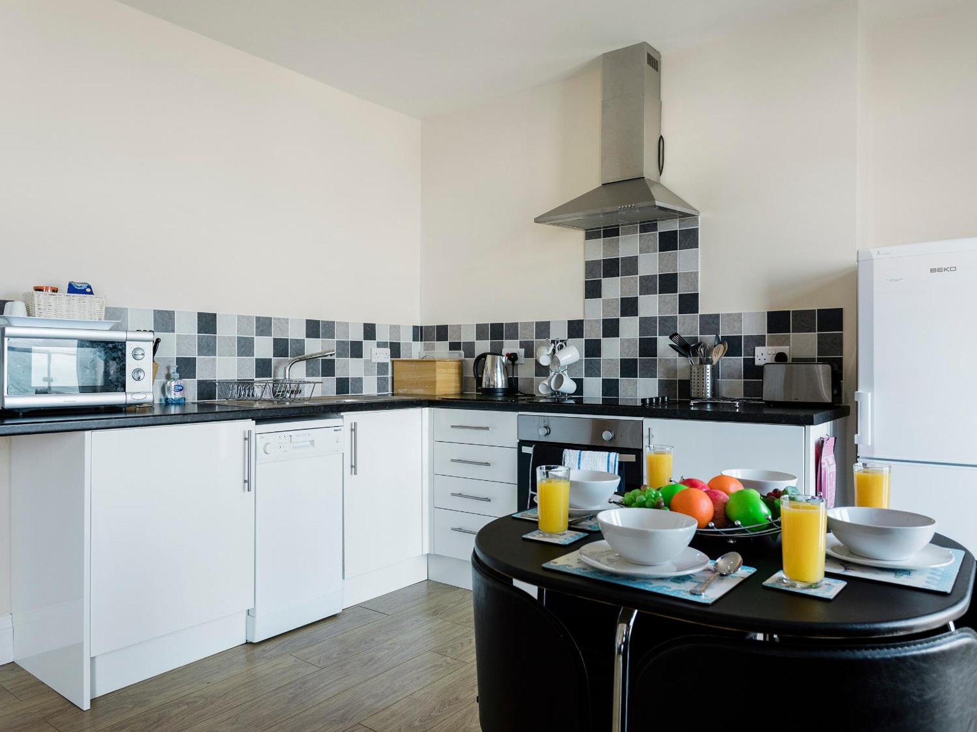 Sunny Beach Apartments Shanklin Buitenkant foto